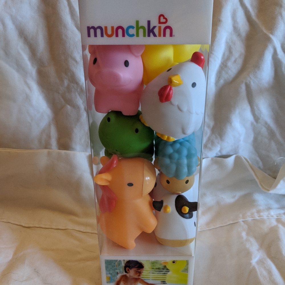 Munchkin Squirtin Bath Toy